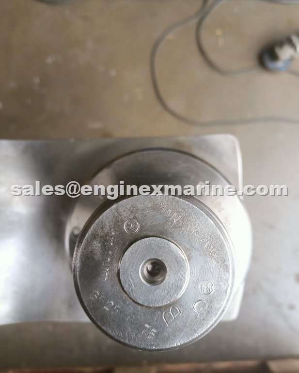 MAN B&W – L58/64 – CONROD BOLT
