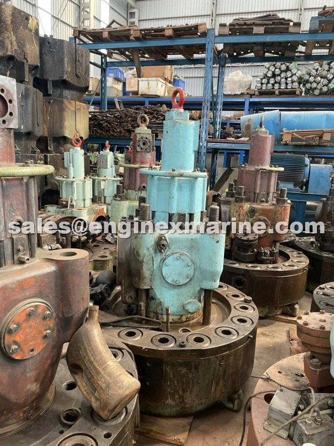 MAN B&W – 8L42MC – VALVE CAGE